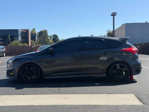 2017 Ford Focus ST
