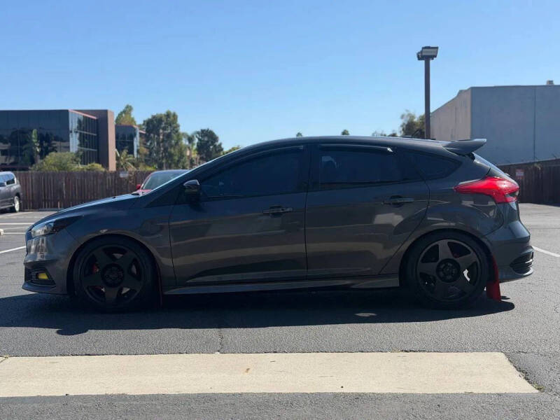 2017 Ford Focus ST
