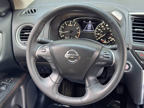 2020 Nissan Pathfinder SV