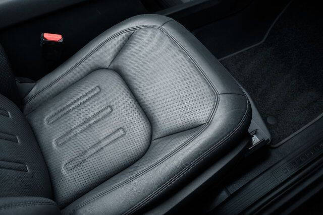 2022 Land Rover Defender 110 SE