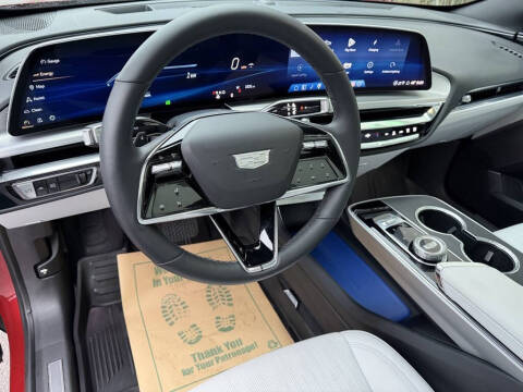 2025 Cadillac LYRIQ Luxury 1