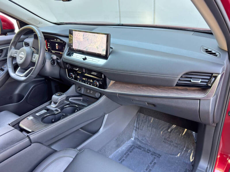 2024 Nissan Rogue Platinum