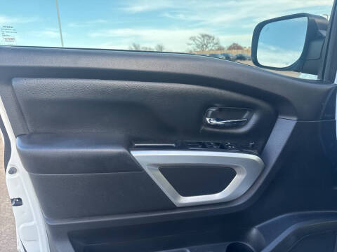 2021 Nissan Titan SV