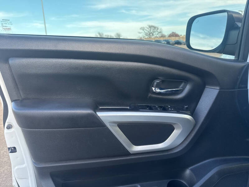 2021 Nissan Titan SV