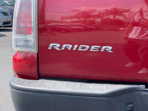 2009 Mitsubishi Raider LS
