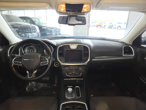 2022 Chrysler 300 Touring