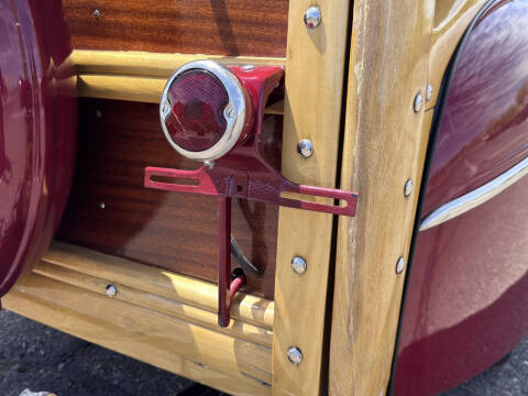 1948 Ford Super Deluxe