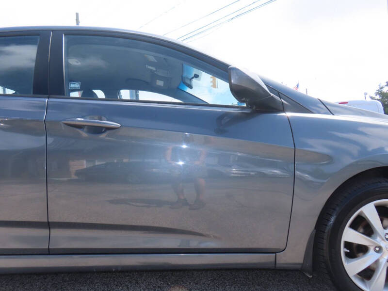 2013 Hyundai Accent GLS