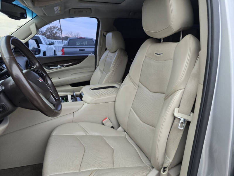 2017 Cadillac Escalade Standard