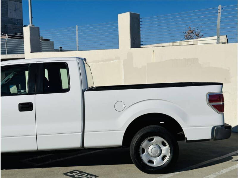 2009 Ford F-150 STX photo 11