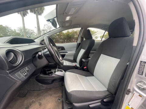 2013 Toyota Prius c One