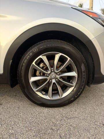 2018 Hyundai Santa Fe SE