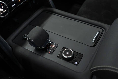 2023 Land Rover Discovery P300 S R-Dynamic