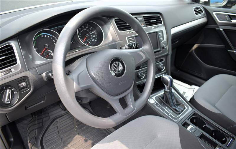 2016 Volkswagen e-Golf SE