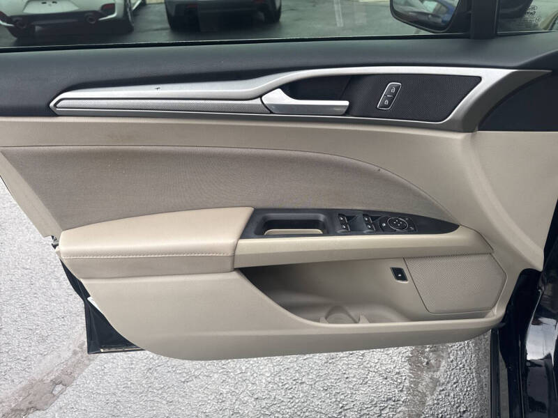 2019 Ford Fusion Hybrid SE