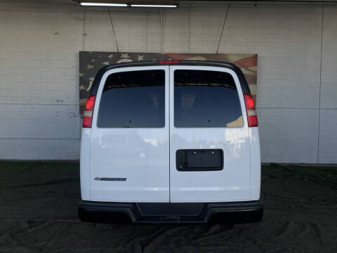 2017 Chevrolet Express LS 2500