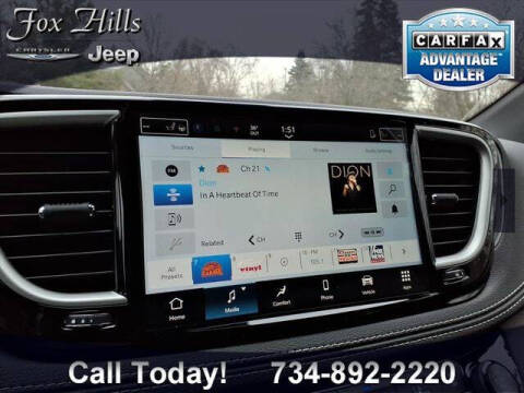 2026 Chrysler Pacifica Select