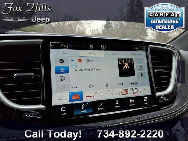 2026 Chrysler Pacifica Select