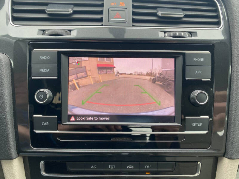 2018 Volkswagen Golf TSI S