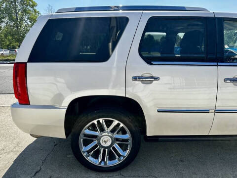 2012 Cadillac Escalade Platinum Edition