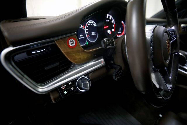 2018 Porsche Panamera 4 Executive