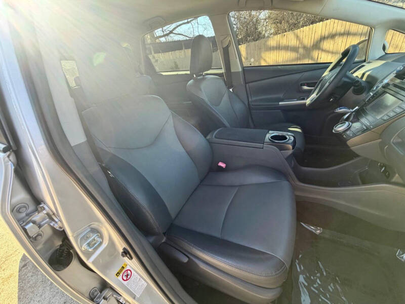 2012 Toyota Prius v Five