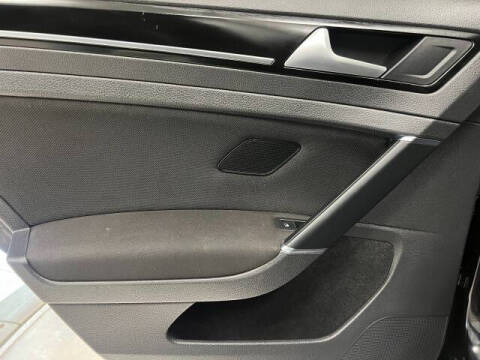 2017 Volkswagen Golf GTI S