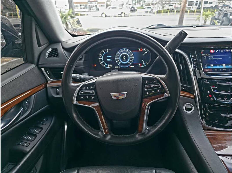 2016 Cadillac Escalade ESV Luxury Collection