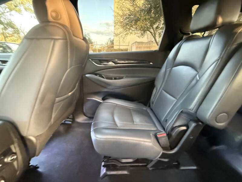 2022 Buick Enclave Essence