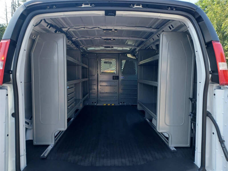 2025 Chevrolet Express 2500