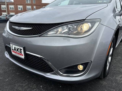 2017 Chrysler Pacifica Touring-L Plus