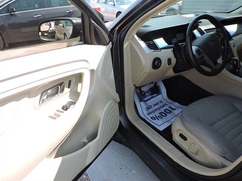 2015 Ford Taurus SEL