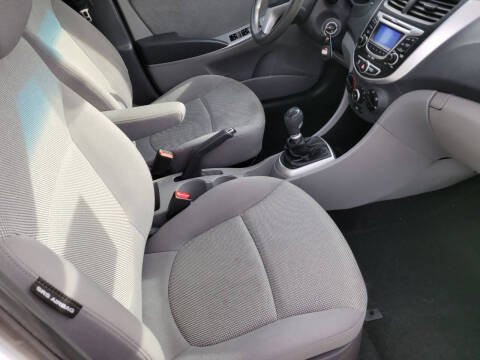 2012 Hyundai Accent GS