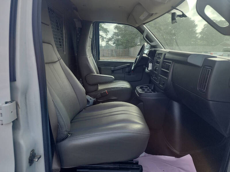 2022 Chevrolet Express 2500