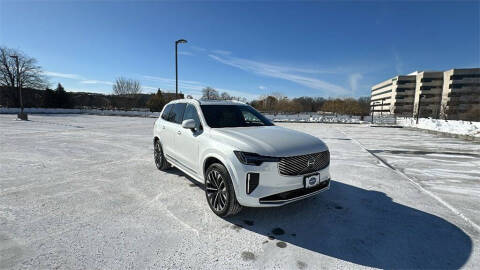 2026 Volvo XC90 T8 Plus 7P
