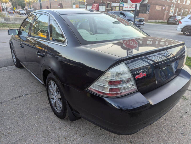 2008 Ford Taurus SEL photo 4