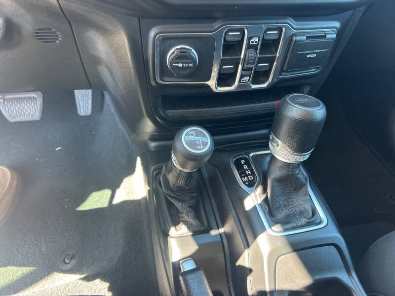 2023 Jeep Gladiator Sport