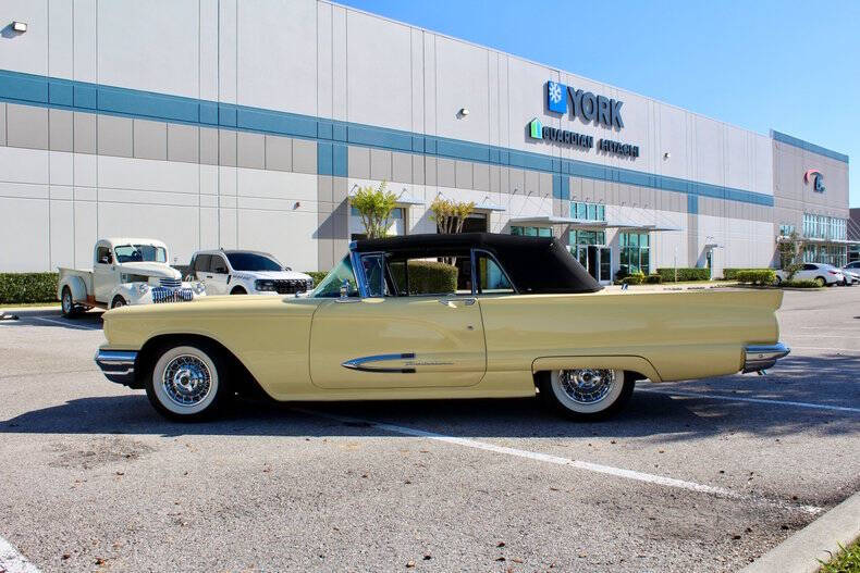 1959 Ford Thunderbird