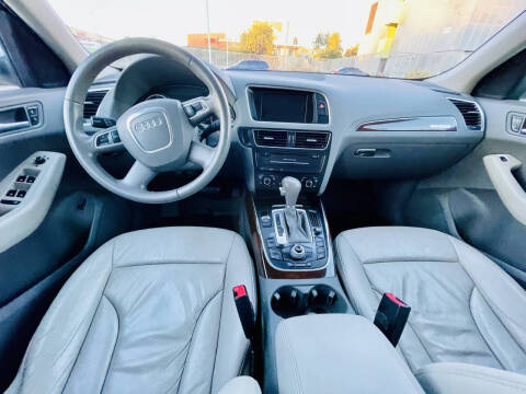 2011 Audi Q5 2.0T quattro Premium Plus