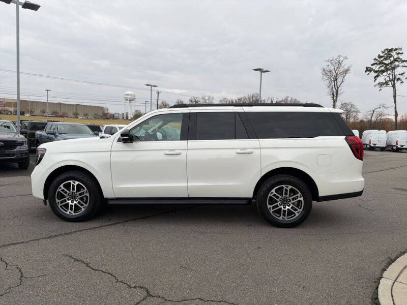 2025 Ford Expedition MAX Active