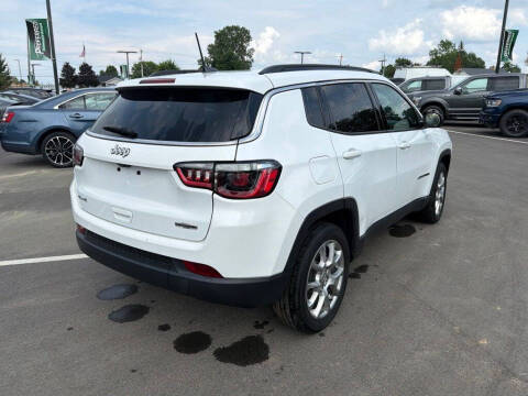 2022 Jeep Compass Latitude Lux