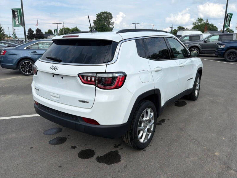 2022 Jeep Compass Latitude Lux