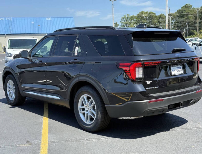 2025 Ford Explorer Active