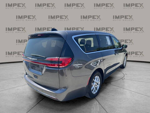 2023 Chrysler Pacifica Touring L