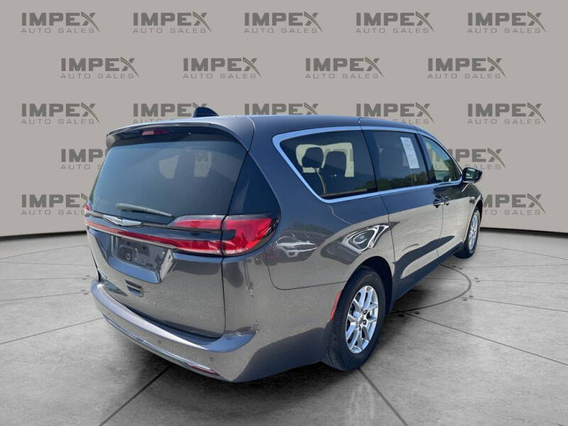 2023 Chrysler Pacifica Touring L