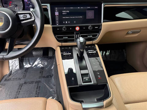 2022 Porsche Macan
