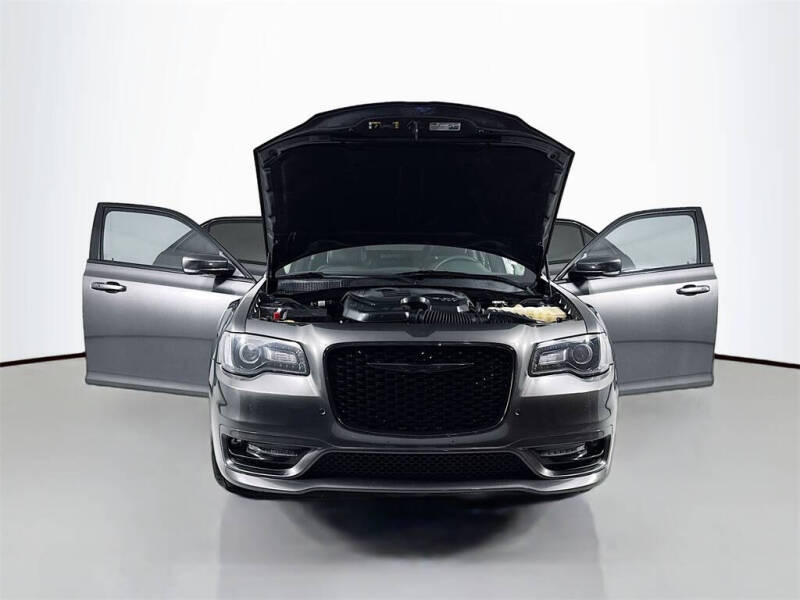 2023 Chrysler 300 Touring L