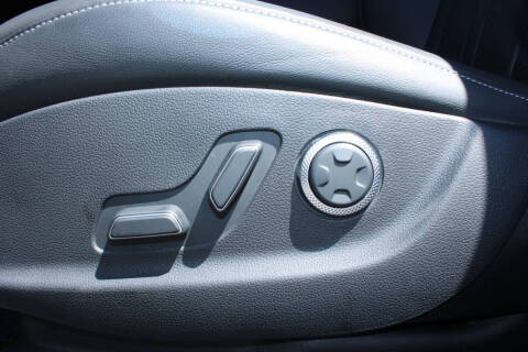 2023 Genesis G80