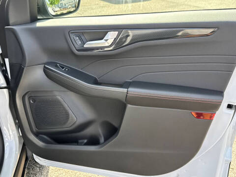 2025 Ford Escape Hybrid ST-Line