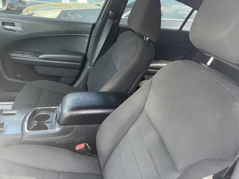 2013 Dodge Charger SE